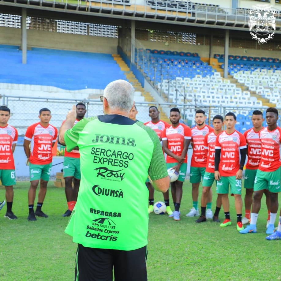 Keosseián dio su primera charla a la plantilla del Marathón.