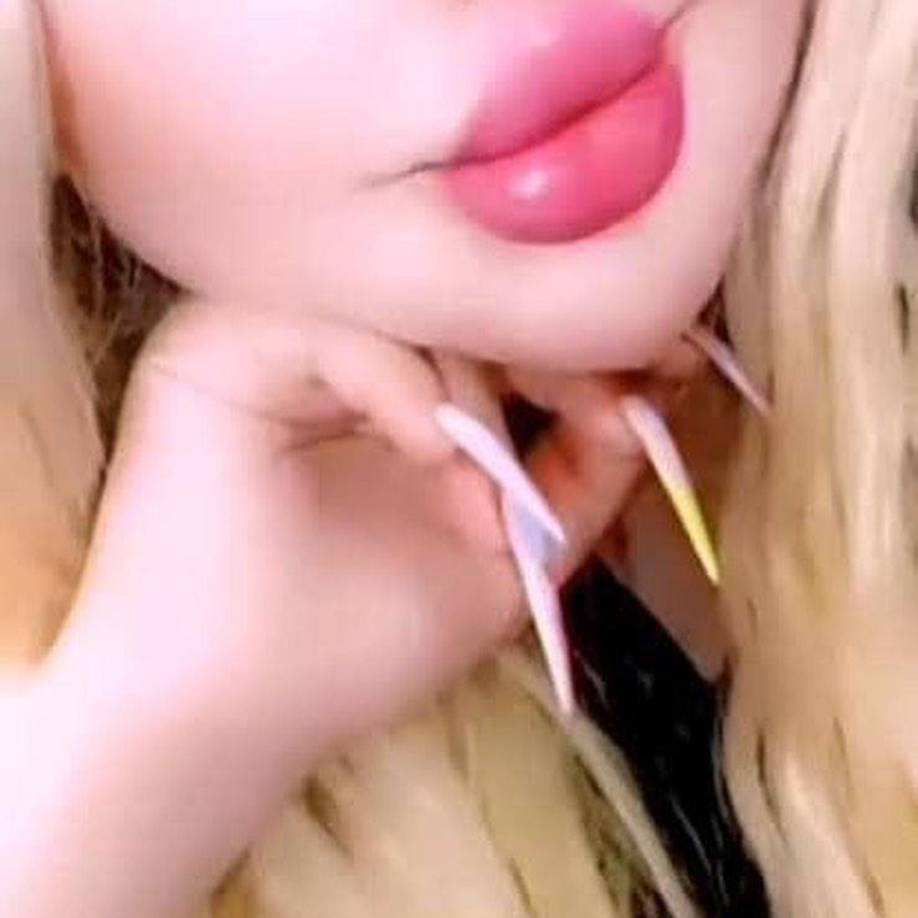 “Antes se parecía más, hoy está irreconocible”, “Qué horror cada vez parece menos Barbie, le destrozaron la cara”, “Claramente esta ya es un problema grave de adicción a las cirugías plásticas”...