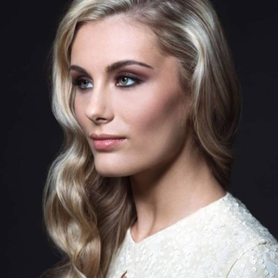 La joven ha acompañado a Luis Miguel desde que este inicio su gira por México.