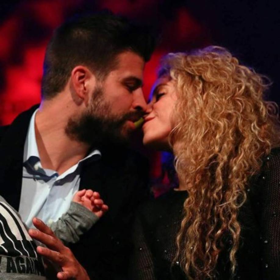 El beso de Piqué y Shakira.