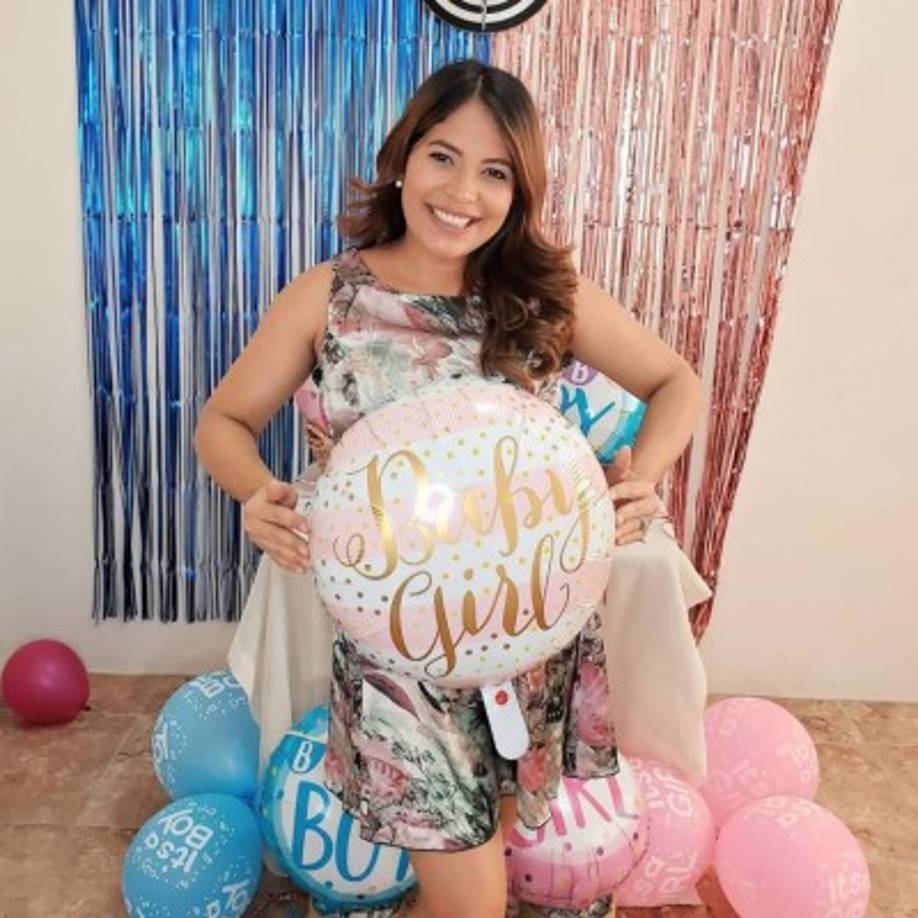 'Estoy emocionada de haber compartido con todos que estoy esperando una linda niña. Fue una aventura completa, porque primero nos habían dicho que era varoncito… luego que era niña, pero teníamos que esperar otra cita más para poder reconfirmarlo. En medio de todo lo que estamos viviendo, Dios nos trae esta bendición hermosa', dijo Suly, de 32 años.