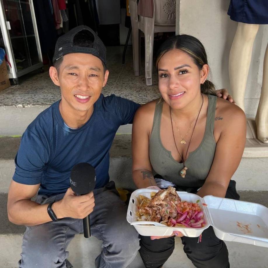 Probando pollo chuco. 