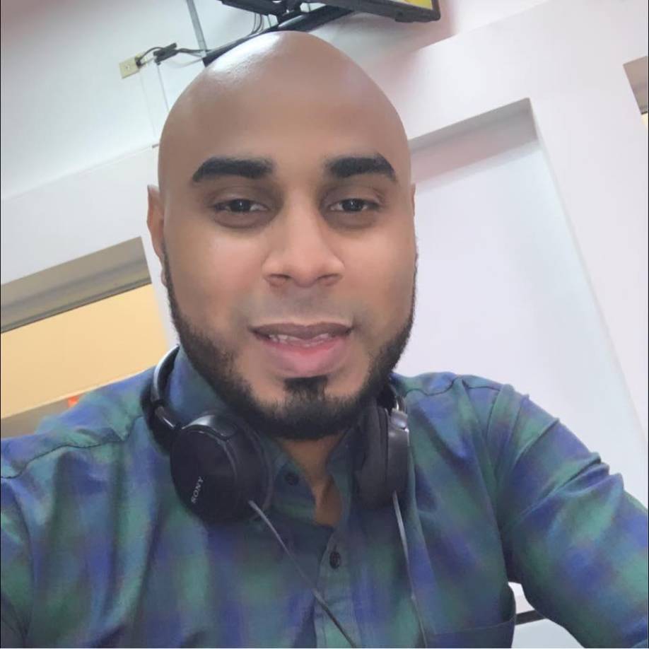 Por tanto, los sujetos que lo atemorizaban con sus armas le dispararon reiteradas veces hasta quitarle la vida.