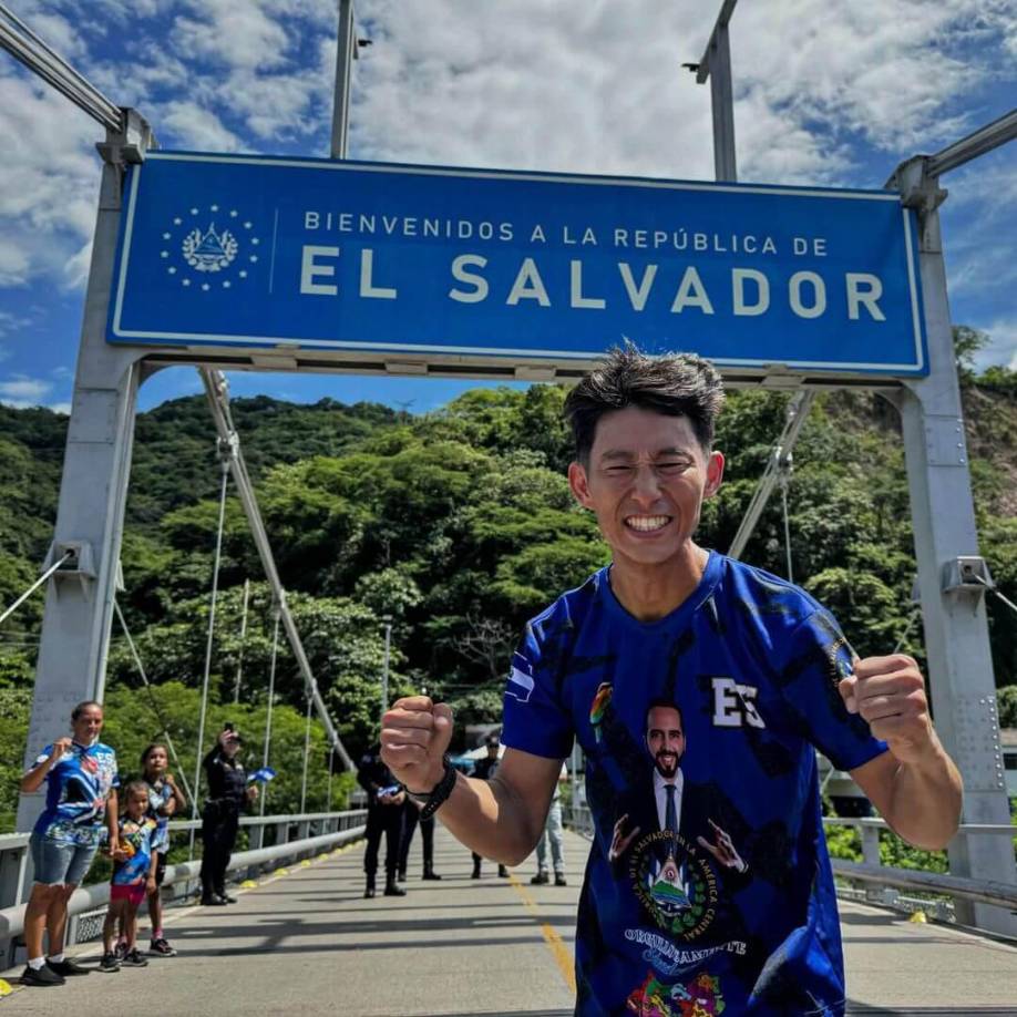 Shin Fujiyama se encontraba en El Salvador como parte de su reto de 3 mil kilómetros, una actividad que tiene como objetivo recaudar fondos para la construcción de escuelas en Honduras. 