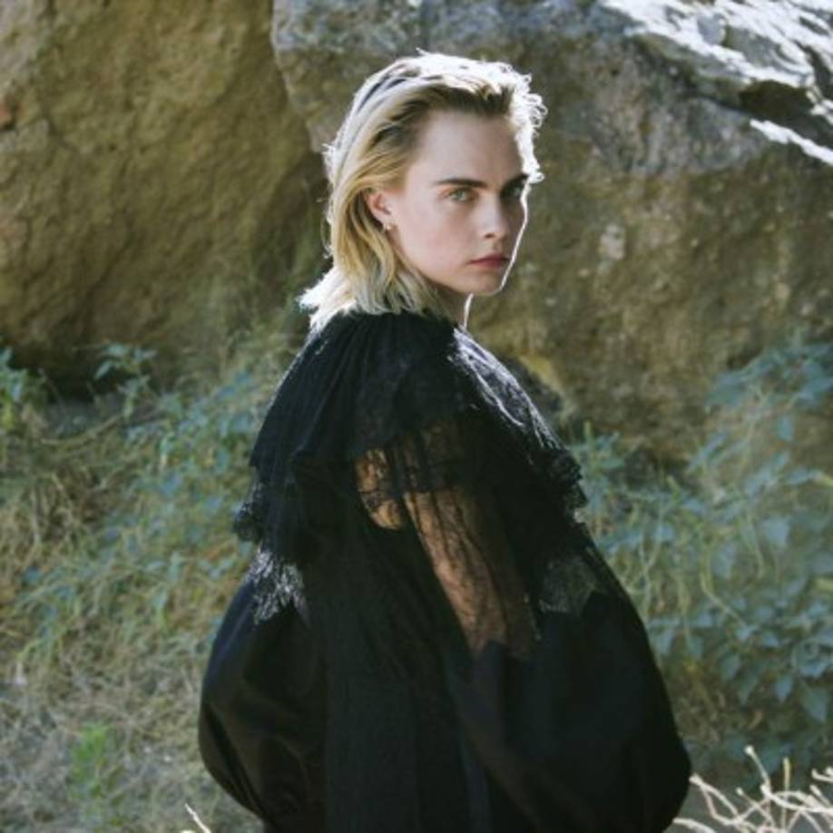 Cara Delevingne, 27 años<br/><br/>50.8 millones de dolares ganó la modelo que es la única que aparece en el top 10 de la lista y que ocupa el noveno lugar en general.<br/>