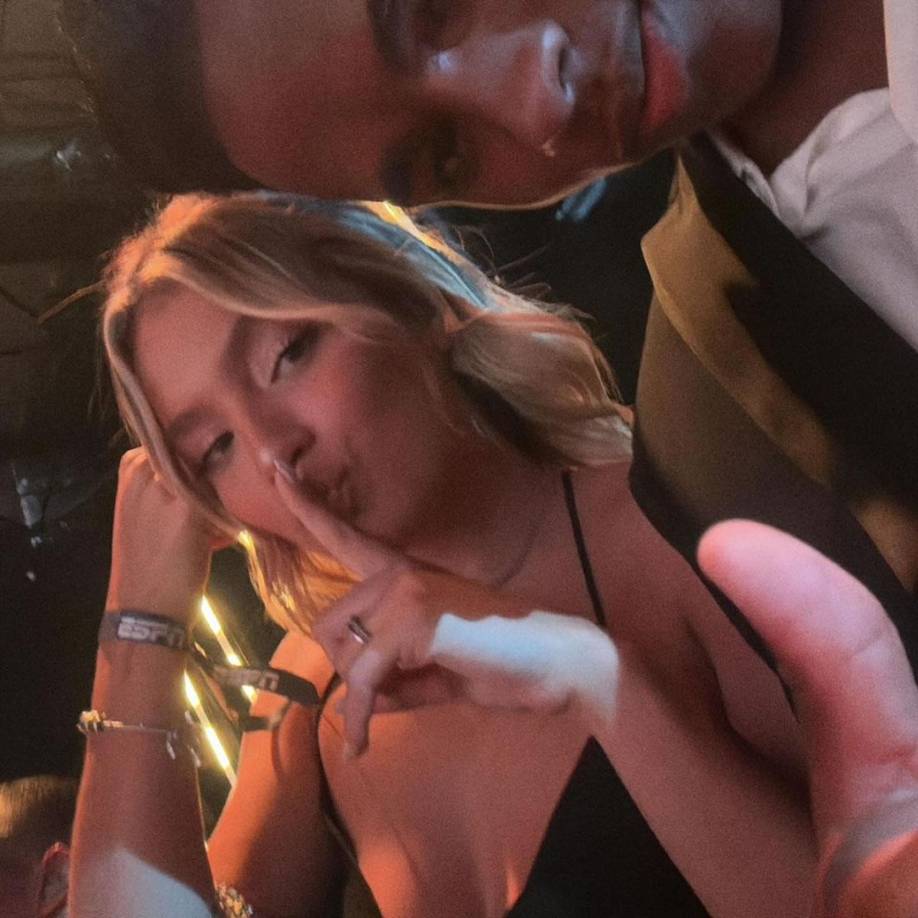 Gabriely Miranda celebró junto a Endrick los éxitos cocechados por el futbolista del Palmeiras.