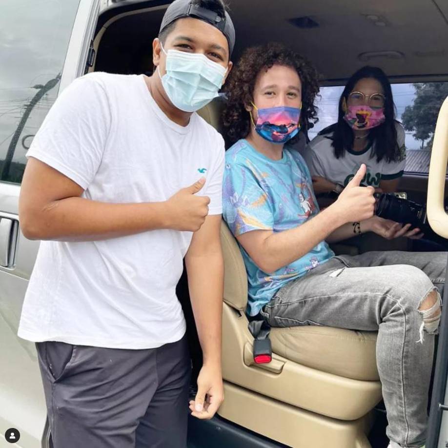 En cada una de sus experiencias buscar conocer y reaccionar a la cultura, gastronomía y destinos turísticos que ofrece cada país. 