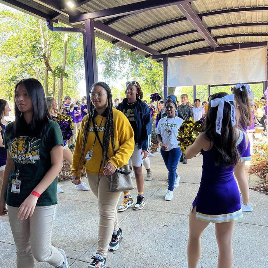  Ahora la joven de 28 años y su madre de 47 están bajo custodia de inmigración y que podrían ser deportados a Honduras.