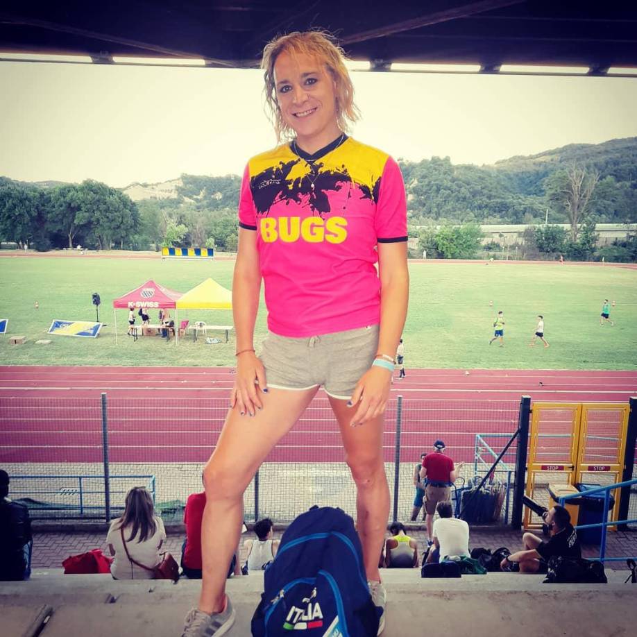 En dicha categoría estableció buenos resultados, pero en ese entonces, era conocido como Fabrizio y más adelante se cambiaría de sexo.