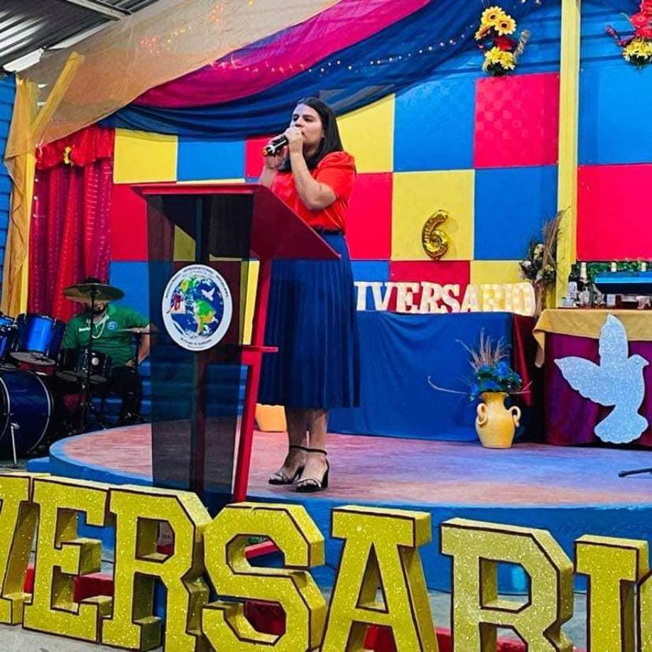 La joven predicaba en la iglesia y era conocida como una miembro devota y servicial. 