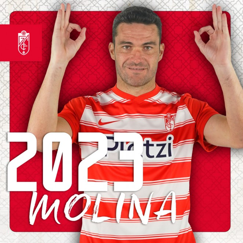 El delantero Jorge Molina, quien cumplirá 40 años en abril, ha renovado con el Granada hasta junio de 2023.