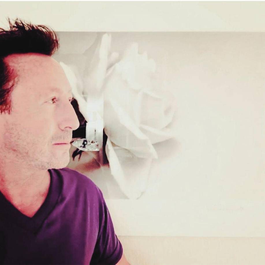 Lennon explicó que fue diagnosticado después de visitar a su dermatóloga en Los Ángeles, la Dra. Tess, quien ya lo había tratado previamente por un caso similar. “Hace unos años, la Dra. Tess detectó y operó mi cáncer de piel, literalmente salvando mi vida”, recordó.