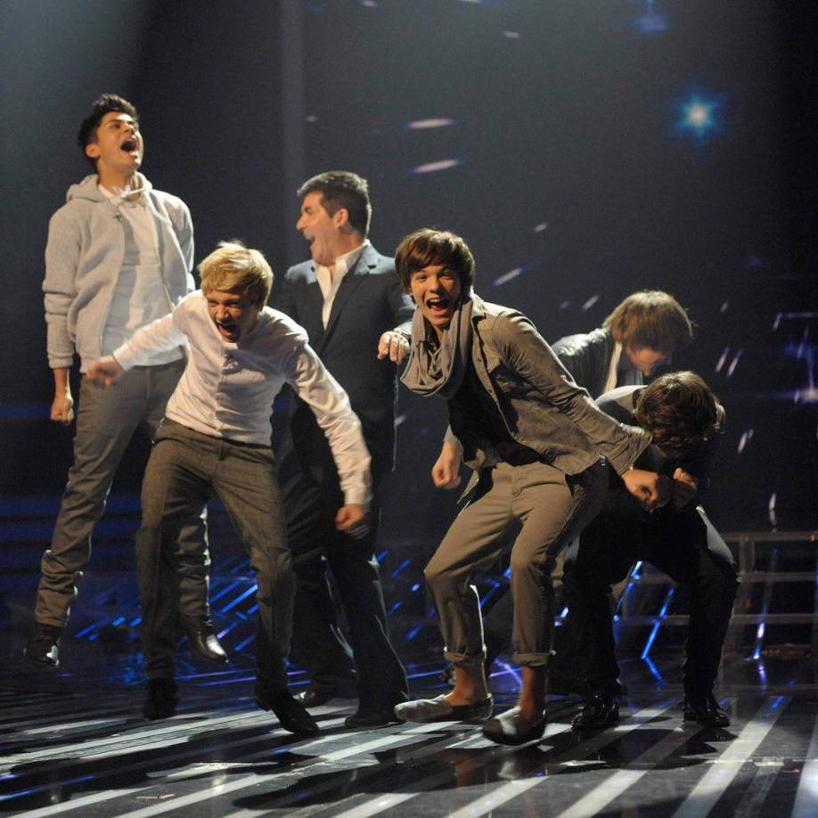 Cowell dijo que siempre pensó en los cinco miembros de One Direction como “hermanos”, lo que fue confirmado por sus conmovedores homenajes al fallecido cantante.“En cuanto a sus mensajes de hoy, creo que sí”, escribió. “Y ahora, Liam, puedo ver el efecto que tuviste en tanta gente. Porque nos dejaste demasiado pronto. Descansa en paz, amigo. Y te envío mi amor, pensamientos y oraciones a tu familia”.