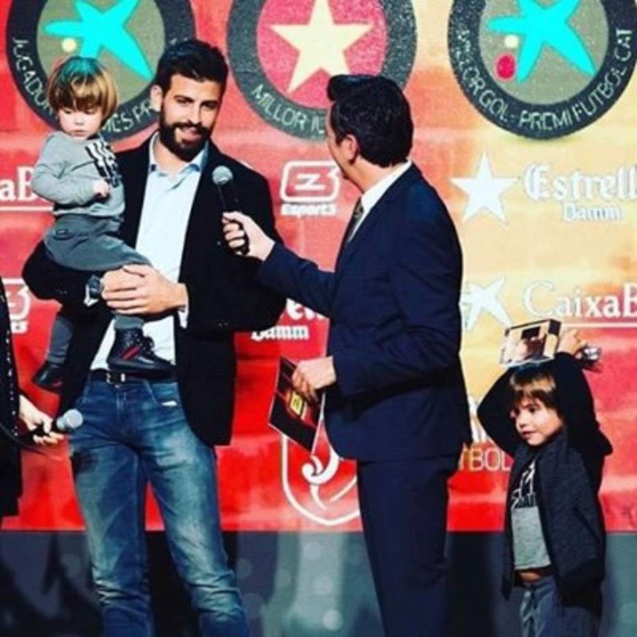 La entrega del galardón a Piqué fue uno de los momentos más esperado de la noche, pero cuando Piqué se disponía a pronunciar su esperado discurso de agradecimiento, sus palabras pasaron casi desapercibidas porque sus pequeños acapararon toda la atención.
