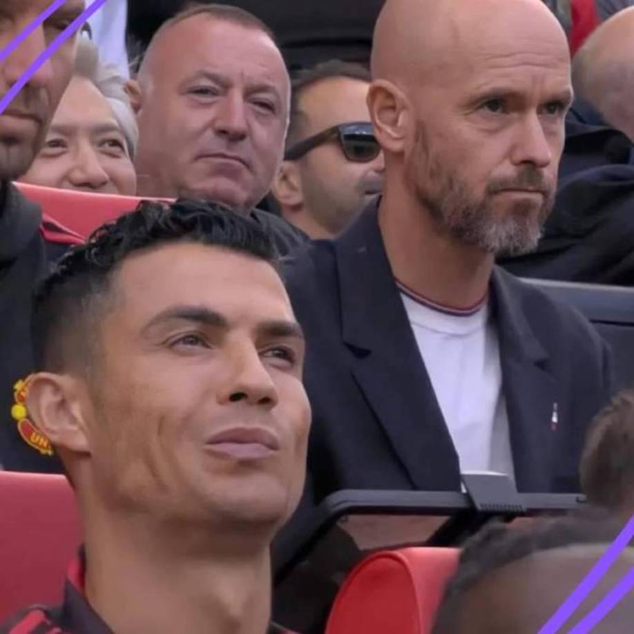 Cristiano Ronaldo se notó frustrado en el banquillo del Manchester United al ver como su equipo encajaba goles.