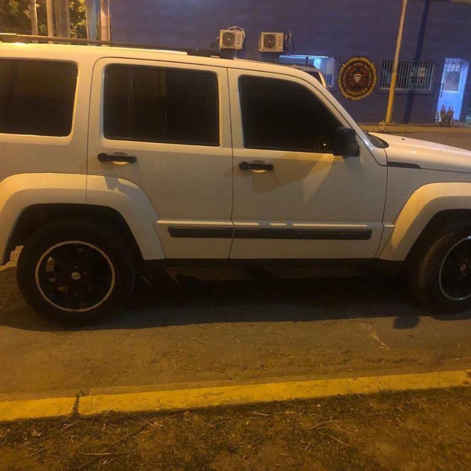 Vehículo decomisado a la modelo.