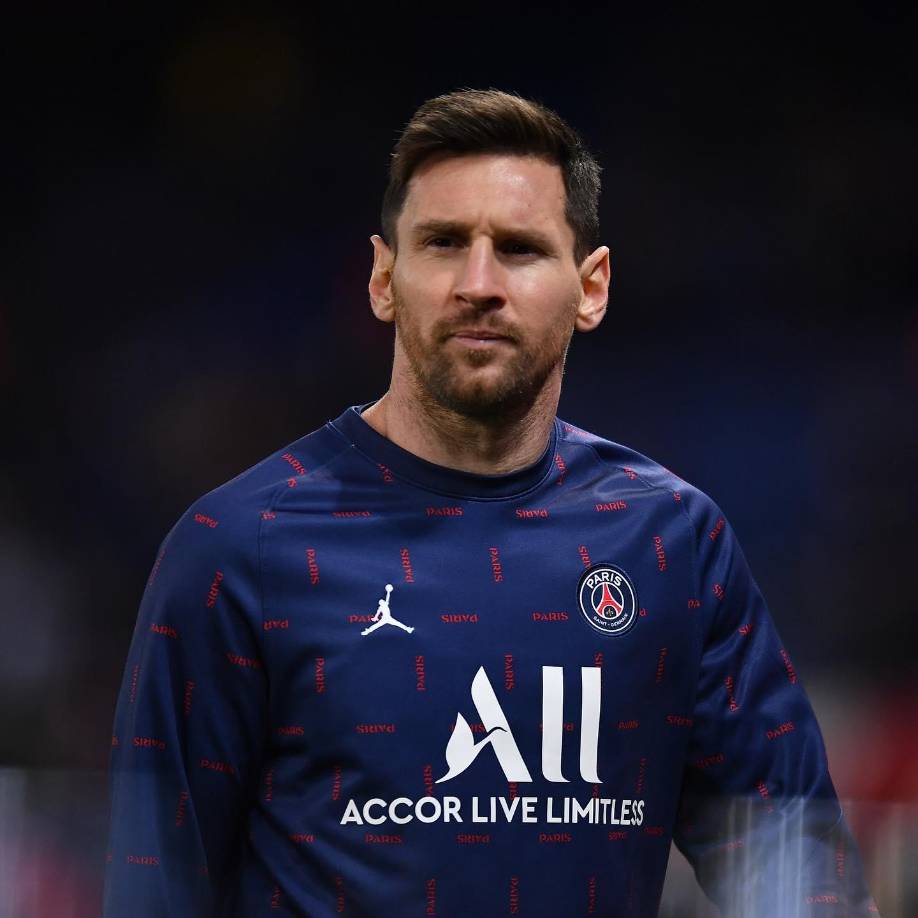 Messi es uno de los cuatro jugadores de la plantilla del PSG que han dado positivo al Covid-19, anunció este domingo el club francés.