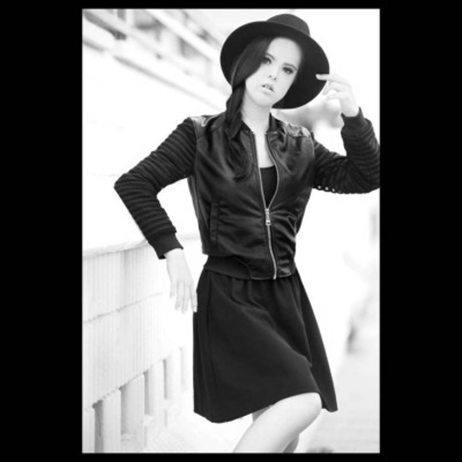 Ha hecho cursos de modelo en Madrid entre noviembre de 2015 y agosto de 2016, y su primera sesión fotográfica para un 'book' fue en marzo de ese último año.