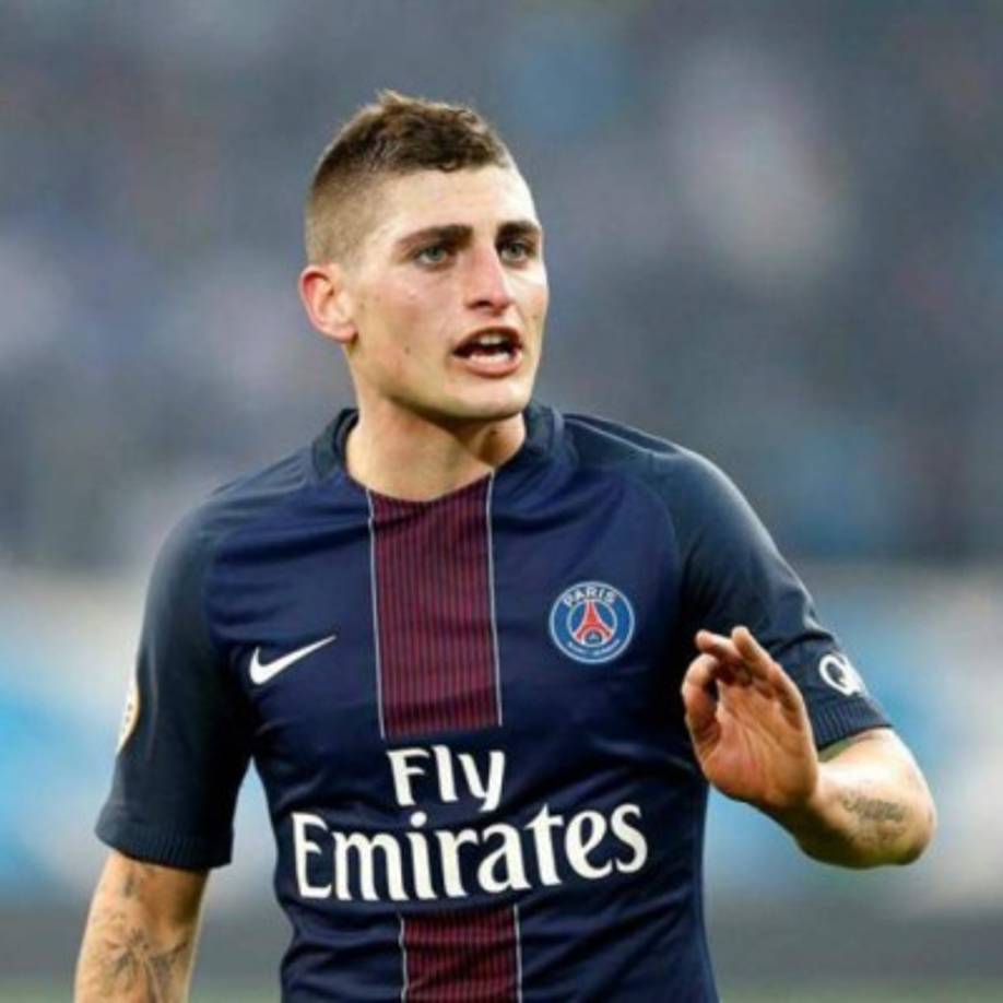 Marco Verratti El mediocampista podría acabar en el Manchester United. Según el Mirror, José Mourinho quiere al centrocampista italiano del PSG para reforzar el centro del campo de los Diablos Rojos.