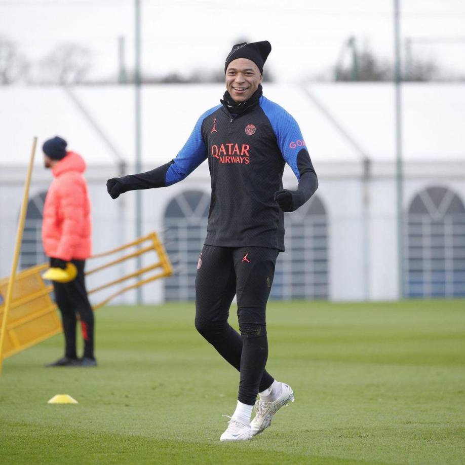 Después de un pulso de varias semanas con su estrella, el PSG decidió reintegrar a Kylian Mbappé en el seno del primer equipo, una señal de acercamiento de posturas.