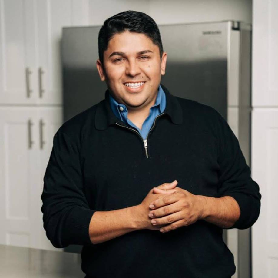  Martín quien cuenta con una amplia trayectoria como productor de Mundo Fox 22, Estrella TV y varios programas matutinos en Los Ángeles, ahora aportará su experiencia en esta prestigisosa cadena de televisión.