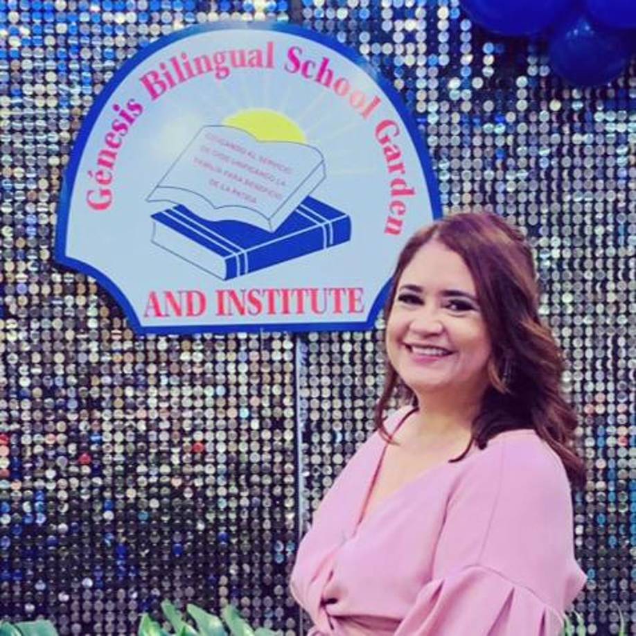 Mrs. Marissa Aguilar, maestra guía de los Seniors 2022.