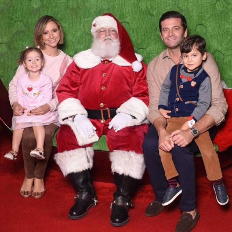 Satcha Prieto pasó las festividades visitando a Santa junto a sus hijos, que llevaron su lista de deseos a Papa Noel.