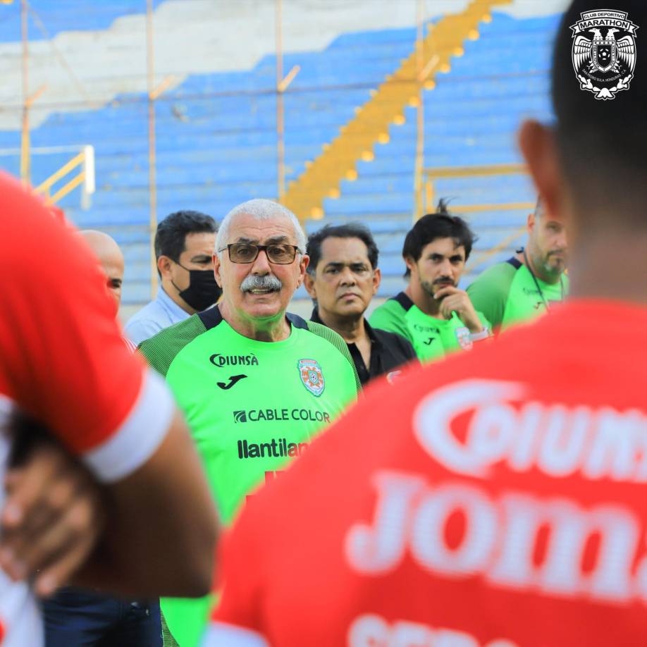 Manuel Keosseián cree que tiene plantel para ser campeón. “Yo creo que sí, los demás equipos tampoco son insuperables, así que hay que trabajar, pero lo primero que tenemos que hacer es ganar”.