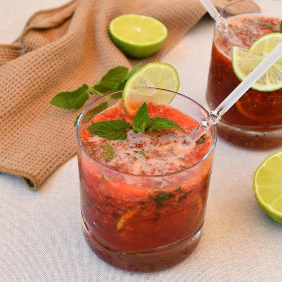 Usted puede disfrutar una refrescante bebida mientras comparte con sus familiares o amigos en la exquisita área verde.