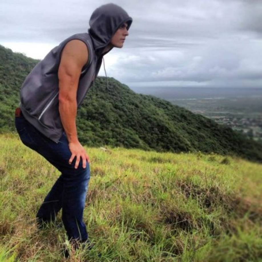 “En nombre de nuestro Presidente @albertomaneiror y todo el personal que conforma esta Organización, nos unimos al duelo que embarga a familiares y amigos de nuestro querido campeón Joseph Croes “, se lee en la cuenta oficial del Mister Universo Venezuela 2009.
