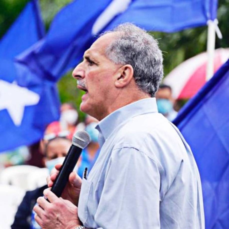 Asfura, del movimiento Unidad y Esperanza, ha recorrido distintos puntos del país en una ardua campaña competitiva junto a Mauricio Oliva, en el oficialista partido Nacional.