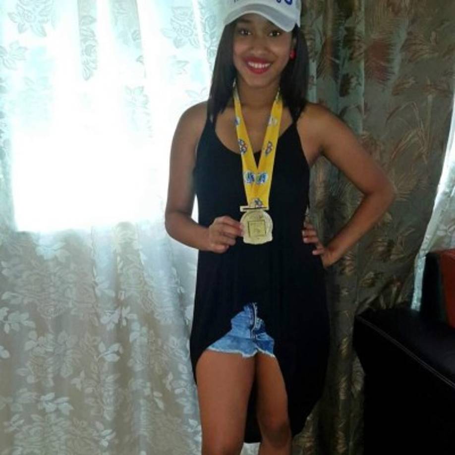 Mirka es madre de Clarissa Alvarado, fruto de su relación con Ever.