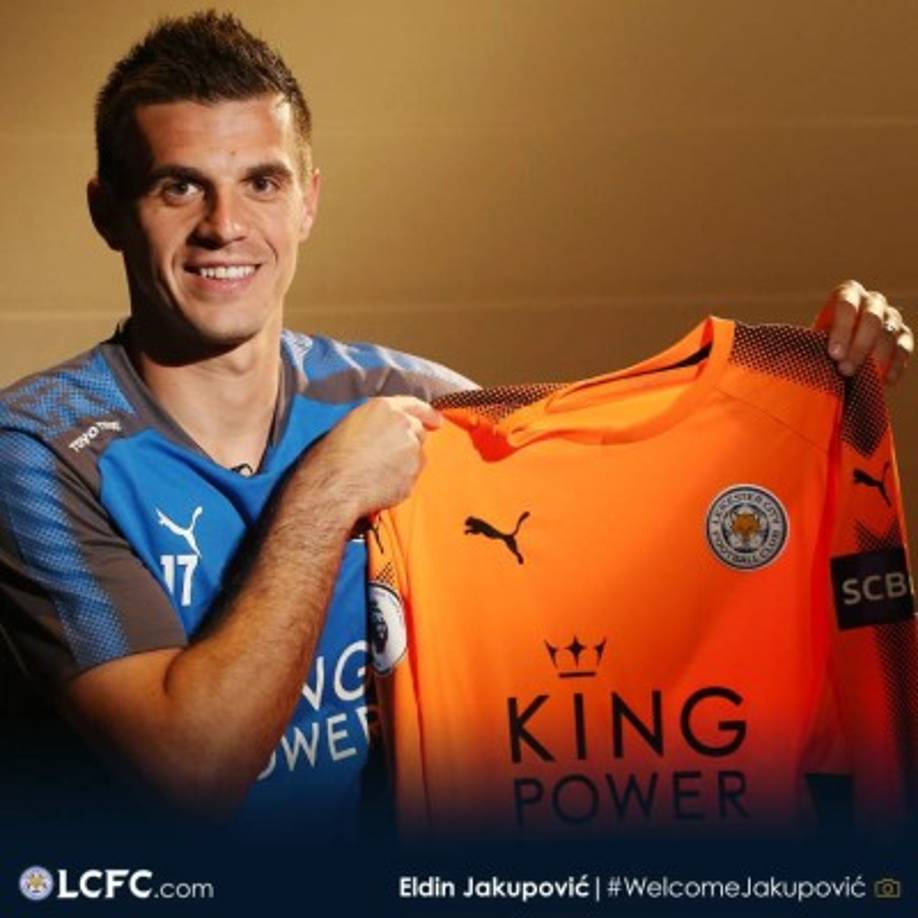El portero Eldin Jakupovic, que llega procedente del Hull City, firma un contrato de tres años con el Leicester y se convierte en el tercer fichaje del equipo en lo que va de mercado tras Harry Maguire e Iborra.