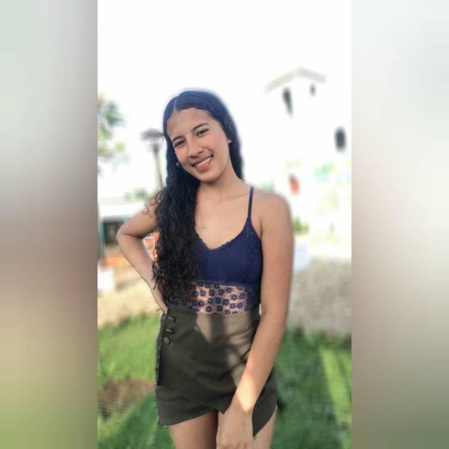 Nahomi Moncada (de 16 años). 