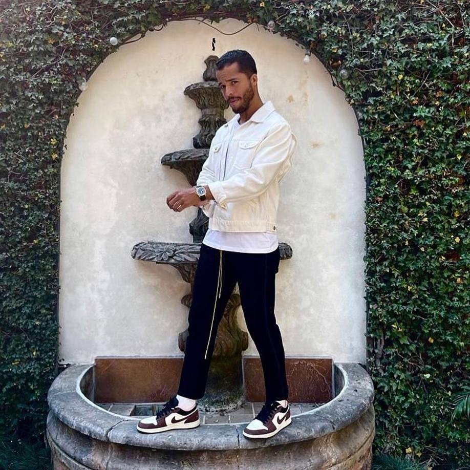 En Instagram, Giovani Dos Santos tiene más de dos millones y medio de seguidores. La vida del exfutbolista ha cambiado con este nuevo negocio.