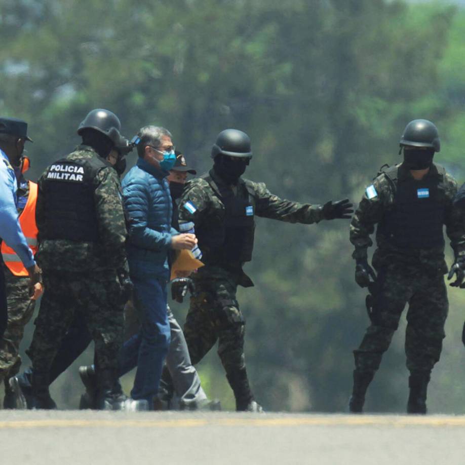 Los fiscales de Nueva York alegaron que Hernández había dirigido el país como un “narcoestado” y aceptado millones de dólares en sobornos de narcotraficantes para protegerlos de la ley.