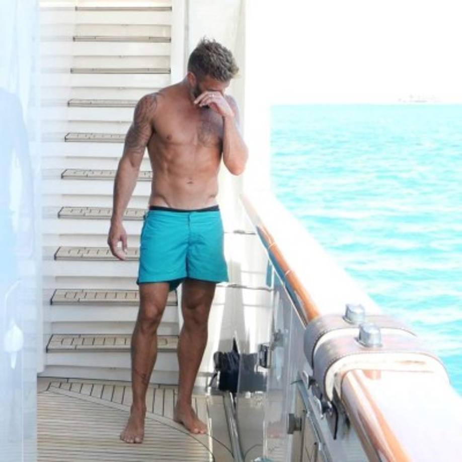 'Dios mío, hombre al agua', 'Tiembla Poseidón', '¡Necesitas irte de vacaciones con más frecuencia si esto es lo que vas a publicar!', 'El más bello del mundo', 'Me vuelve loca esa parte que se te marca arriba de la malla”, “Estoy inspirado, tengo que ir a hacer ejercicio”, “El más lindo de todos.', son solo algunos de los comentarios que le han dejado sus seguidores en las imágenes.