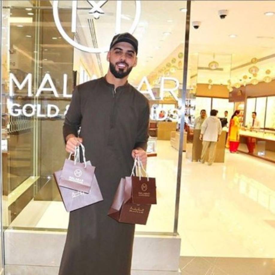 'El hombre más guapo del mundo' trabaja con varias marcas, según sus publicaciones.