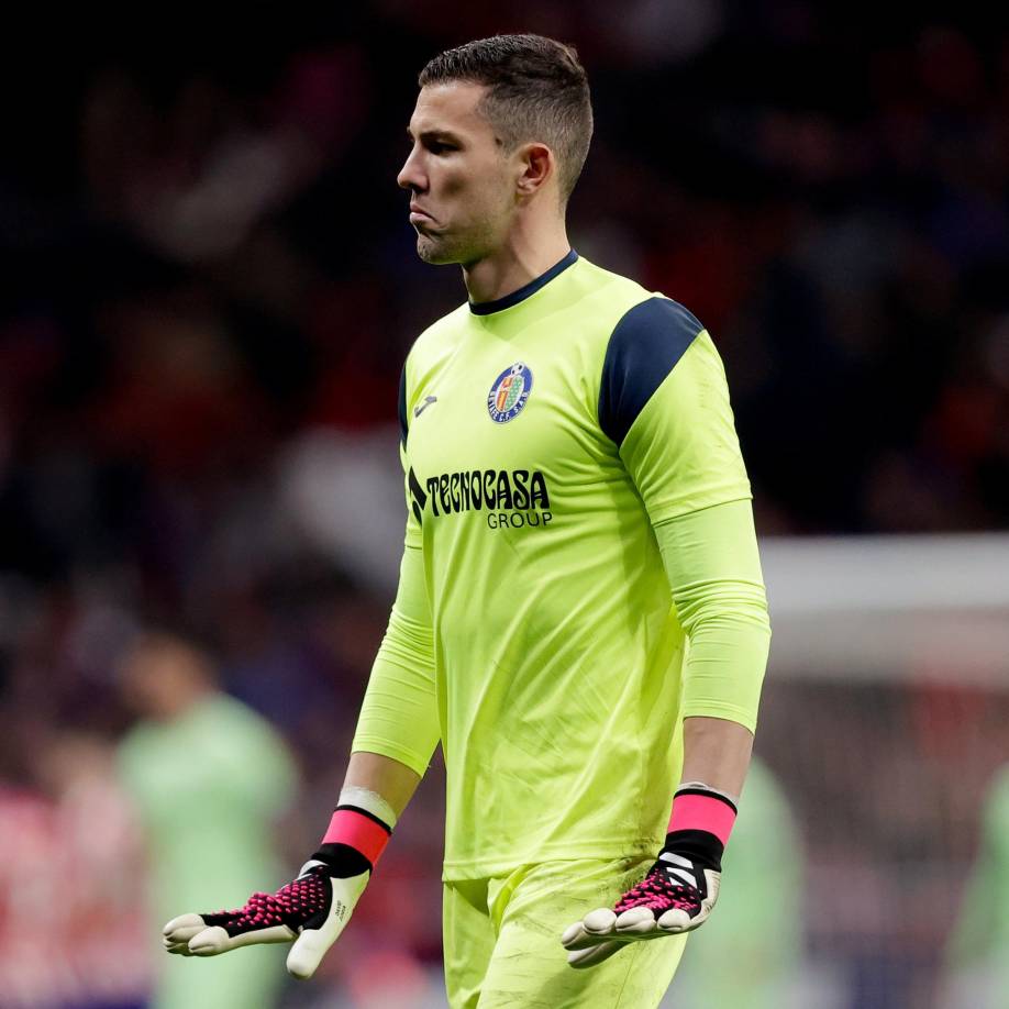 Tras el fichaje de Joselu, el Real Madrid negocia con el Getafe la incorporación de David Soria, portero del Getafe y quien es el mejor colocado para reforzar la portería blanca de cara a la próxima temporada.