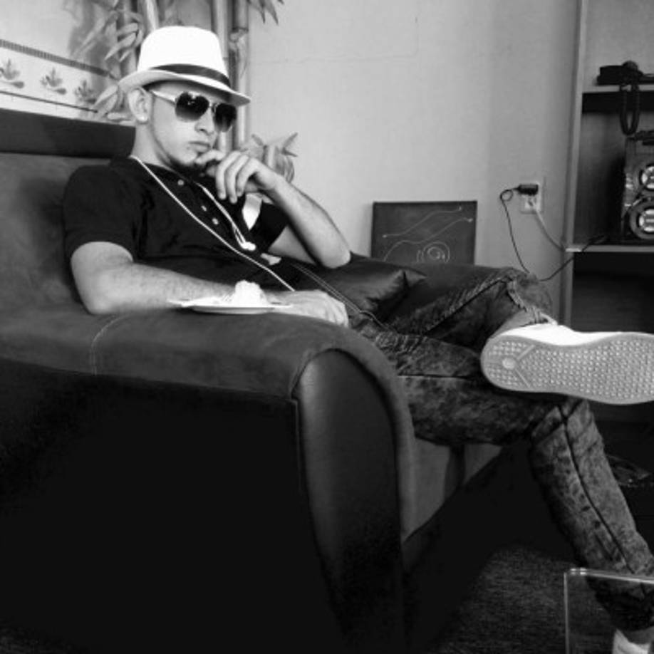 Edwin Rivera Paz, de 25 años de edad, tenía su domicilio en la calle Juan Álvarez con Dehesa en el mismo barrio San Diego, según la Policía de México.<br/>