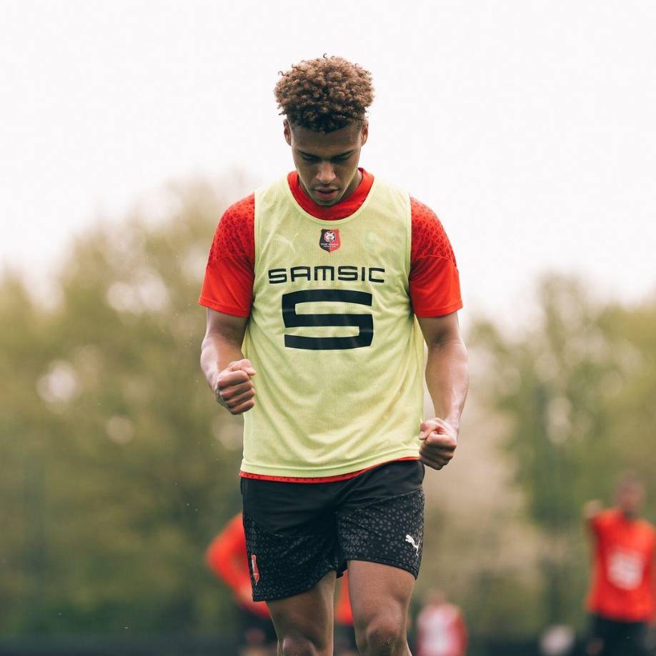 Informa L’Equipe que el PSG hizo una oferta al Rennes por Désire Doué, un día después que lo hiciera el Bayern de Múnich. La segunda oferta que hicieron los bávaros fue de 55 millones de euros con las variables incluidas.