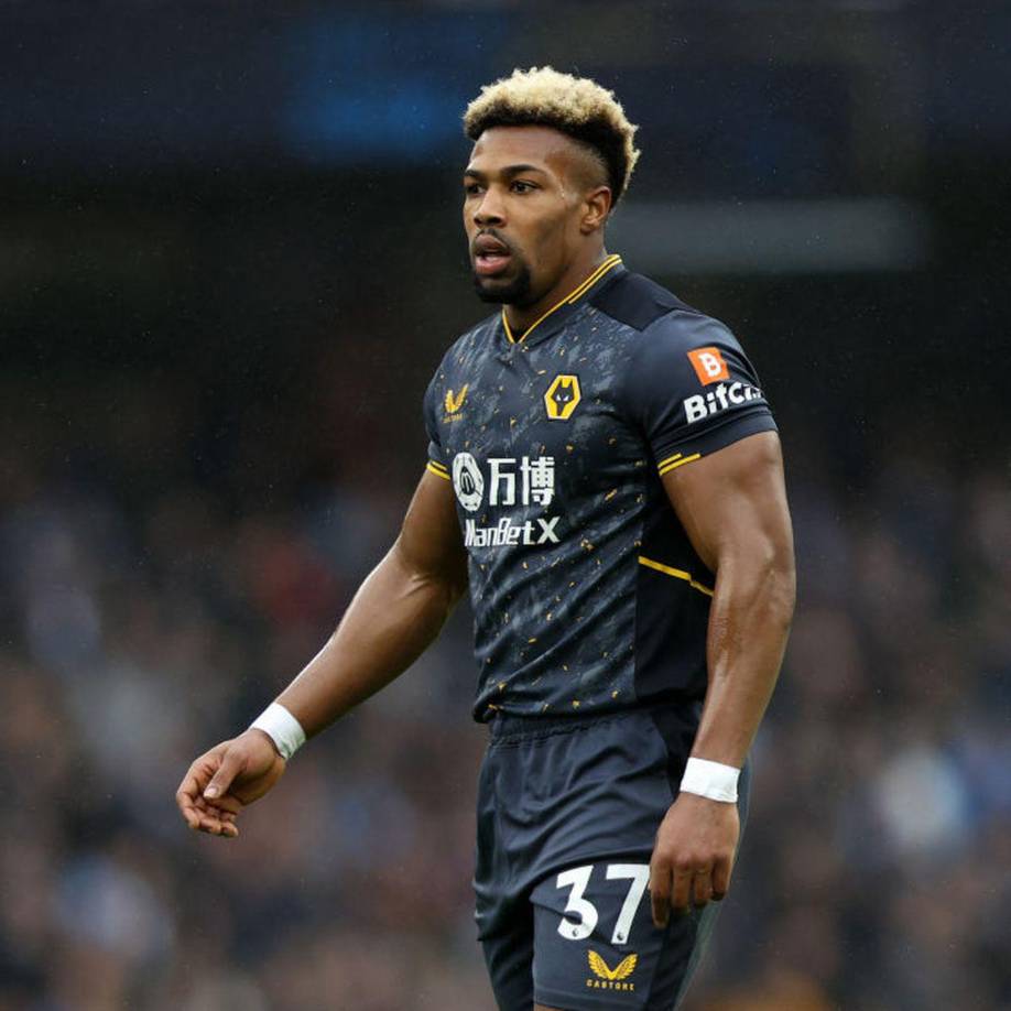 Adama Traoré está negociando con otros clubes su posible salida del Wolverhampton Wanderers, pero hasta el momento no hay acuerdo y el jugador podría esperar al Barcelona por si el club azulgrana decide dar el salto. Todo está a la espera de que se resuelva el asunto Ousamen Dembélé.