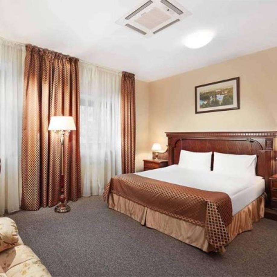 Así son las habitaciones del hotel en donde está concentrada la selección de Honduras en Bielorrusia. Foto Facebook Victoria Hotel and Victoria SPA Hotel.