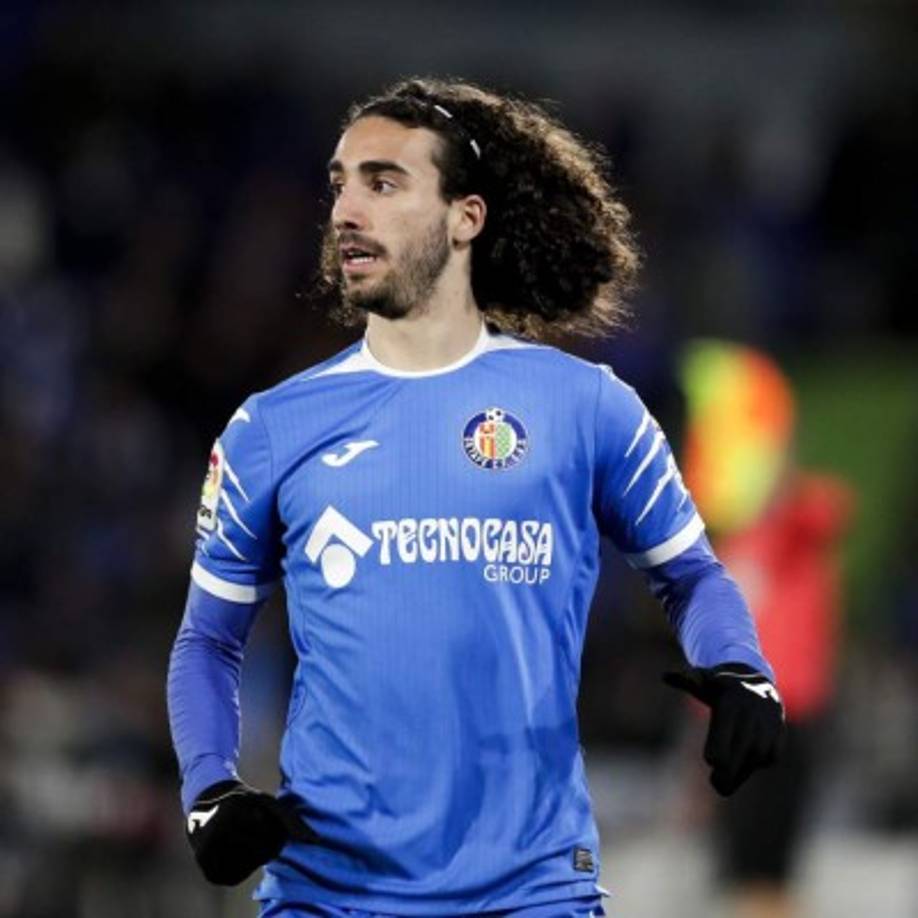 El Barça ha anunciado otra venta. El club azulgrana confirmó que el Getafe ejerce la opción de compra sobre Marc Cucurella. La entidad azulona pagará 10 millones de euros por el jugador y el club catalán se reserva un 10 por ciento en una futura venta.