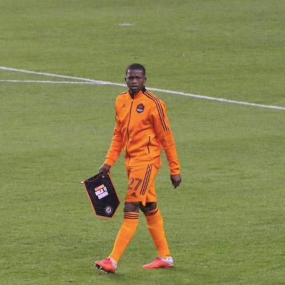 Óscar Boniek García: A sus 36 años de edad, el mediocampista del Houston Dynamo sigue siendo tomado en cuenta por el seleccionador Fabián Coito. Foto Facebook Boniek García.