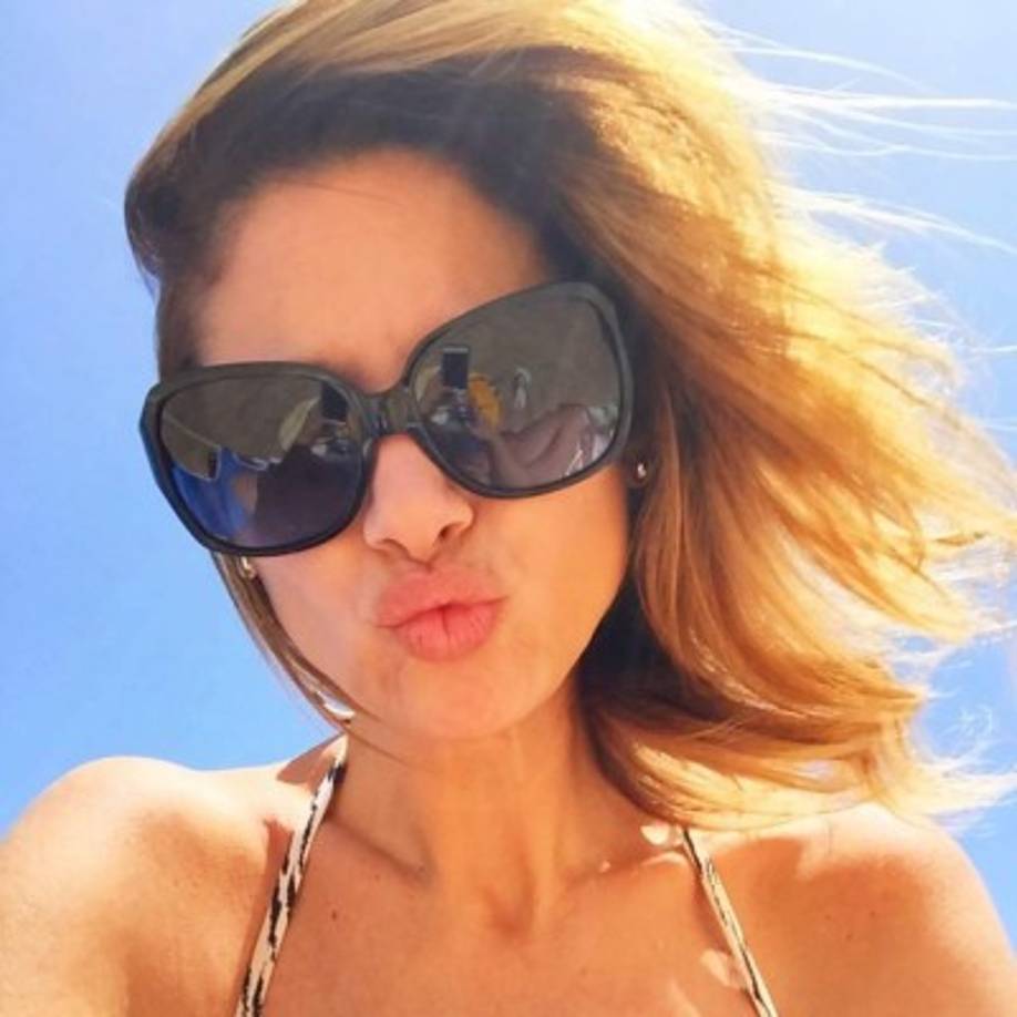 Un selfie de Alessandra en la playa.