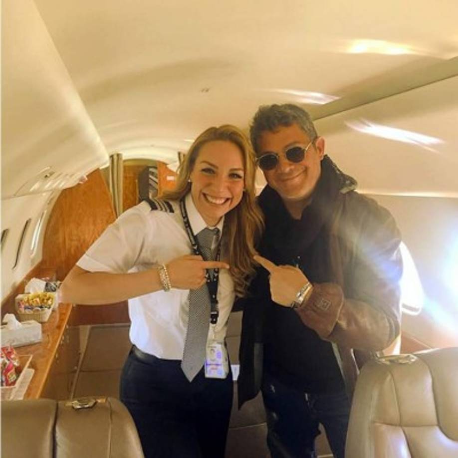 Le ha tocado llevar al cantante español Alejandro Sanz.