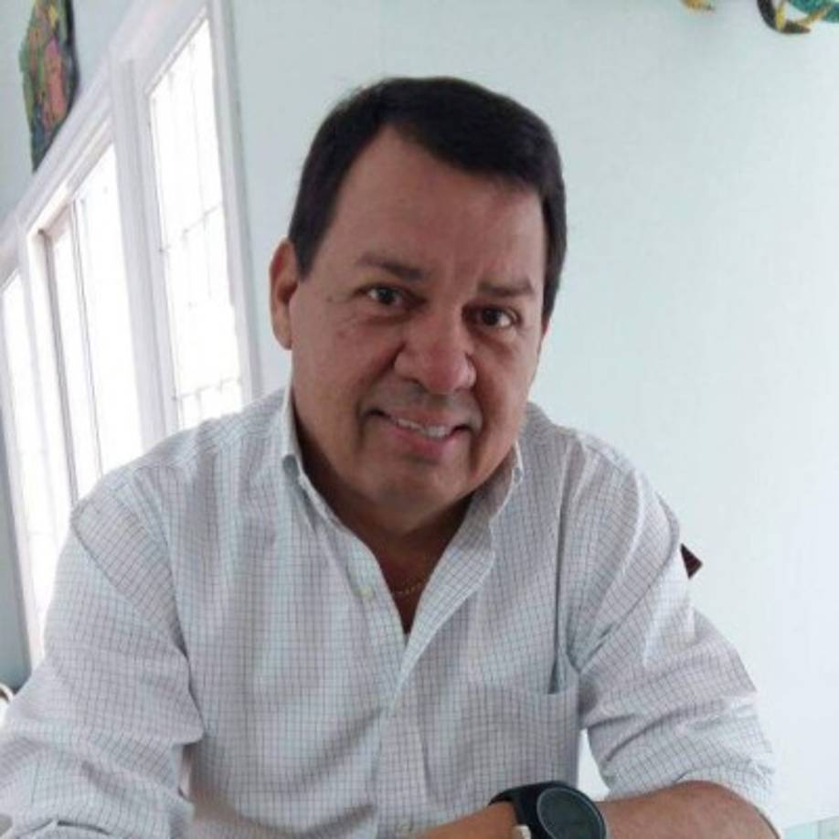 Raúl Ugarte aspira a la candidatura por la alcaldía en Pimienta. El nacionalista votará en la escuela Miguel Cubero a las 2:00 pm.