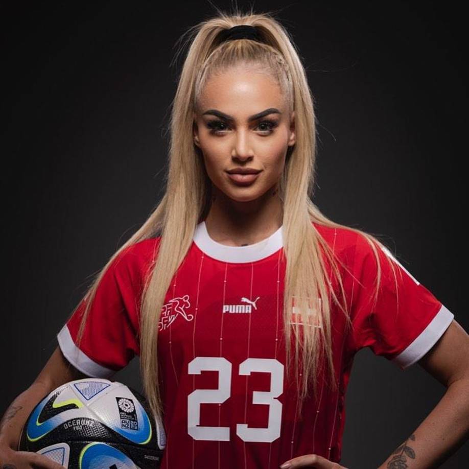 La plataforma My.Club, competencia de OnlyFans, le ofreció una gran cifra de 100 mil dólares, en donde la jugadora se llevaría la mitad y la otra seria para la liga femenil de Suiza.