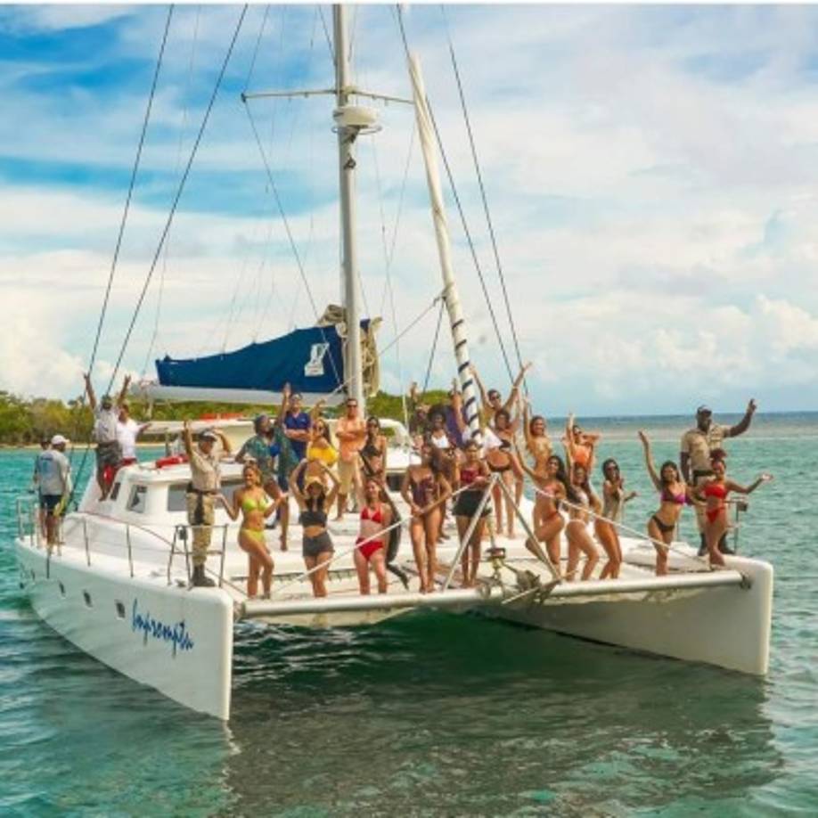 El Miss Honduras Universo 2019 continúa bajo la conducción de la hermosa Karlen Pérez, el evento será transmitido como un especial el próximo domingo 27 de octubre en el programa 'Gente' de Televicentro. La organización del Miss Honduras Universo está a cargo de los hondureños Bryan Espinoza, Carlos Rivera, Ricardo Caballero y la imponente top model Bélgica Suárez.<br/><br/>Mira al primer grupo de misses en traje de baño: <br/><br/><br/>